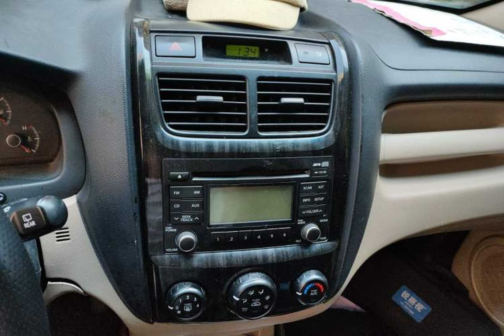 Used Kia Sportage 2012 2.0L Manual Two-Wheel Drive GL Trim Audio And AC Panel