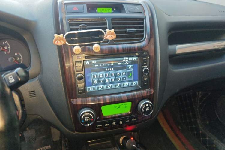 Used Kia Sportage 2012 2.0L Manual Two-Wheel Drive GL Trim Audio And AC Panel