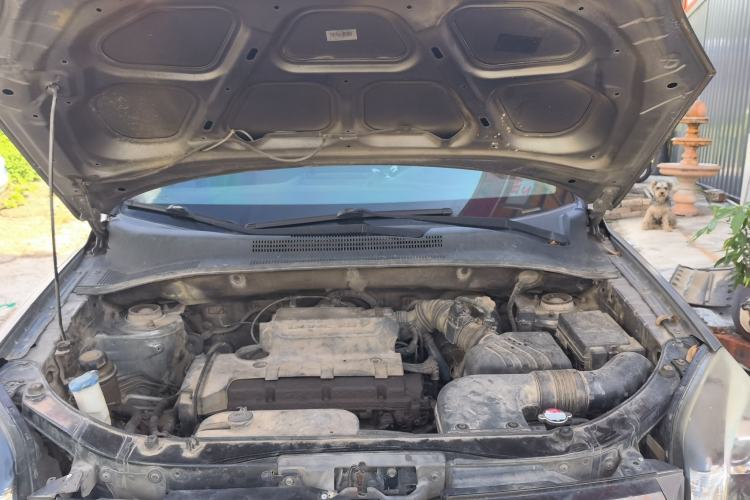 Used Kia Sportage 2012 2.0L Automatic Two-Wheel Drive GL Trim Engine Bay