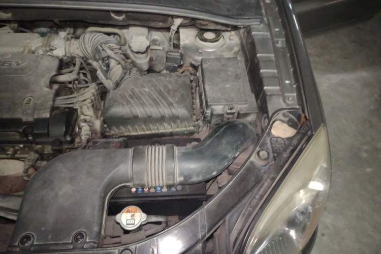 Used Kia Sportage 2012 2.0L Automatic Two-Wheel Drive GLS Engine Bay Left