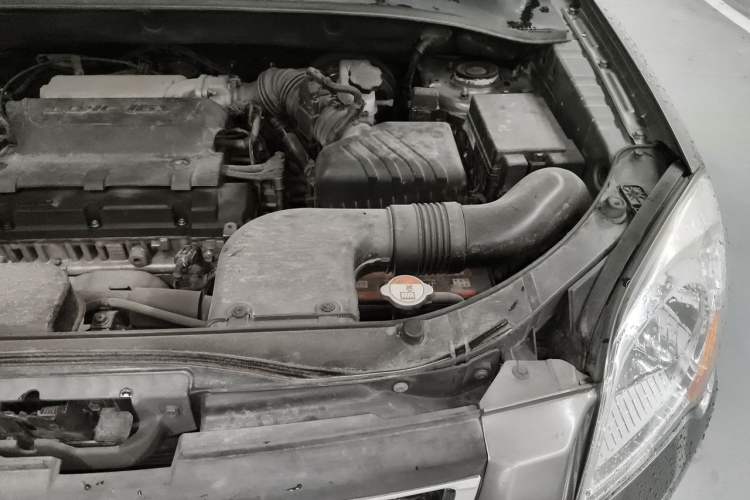 Used Kia Sportage 2012 2.0L Automatic Two-Wheel Drive GL Trim Engine Bay Left