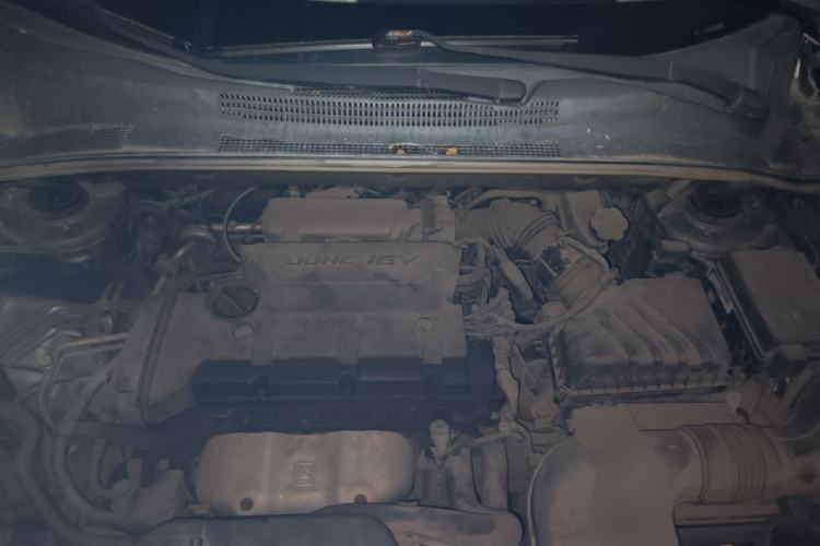 Used Kia Sportage 2012 2.0L Manual Two-Wheel Drive GL Trim Engine Bay