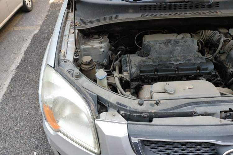 Used Kia Sportage 2012 2.0L Manual Two-Wheel Drive GL Trim Engine Bay Right