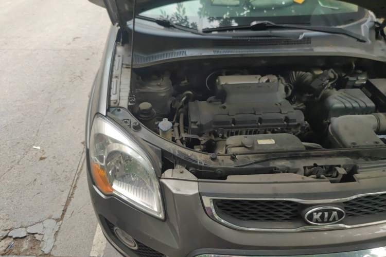 Used Kia Sportage 2012 2.0L Manual Two-Wheel Drive GL Trim Engine Bay Right