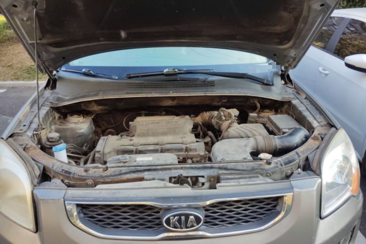 Used Kia Sportage 2012 2.0L Automatic Two-Wheel Drive GL Trim Engine Bay