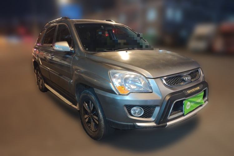 Used Kia Sportage 2012 2.0L Manual Two-Wheel Drive GL Trim Front Right 45 Deg