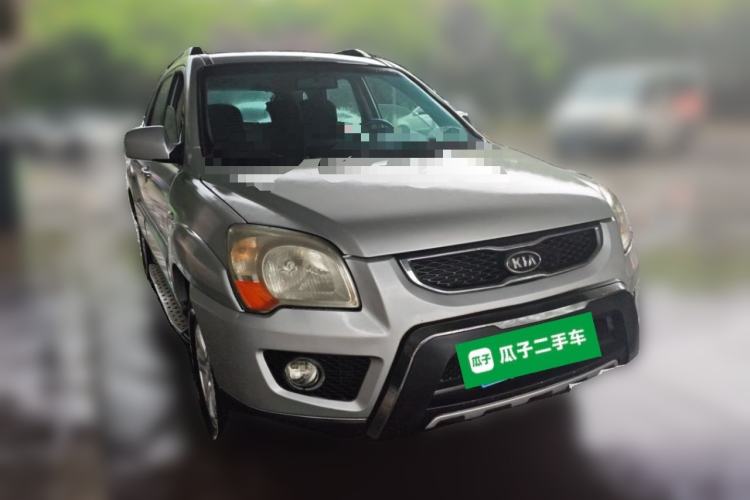 Used Kia Sportage 2012 2.0L Manual Two-Wheel Drive GL Trim Front Right 45 Deg
