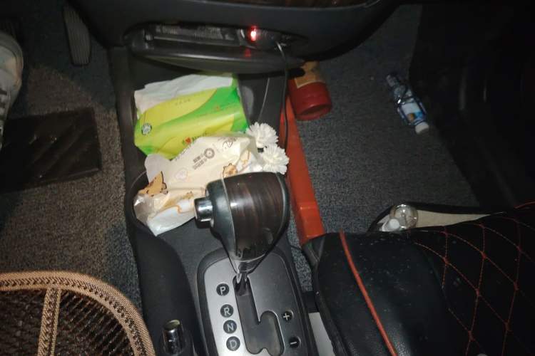 Used Kia Sportage 2012 2.0L Automatic Two-Wheel Drive GLS Gear Lever