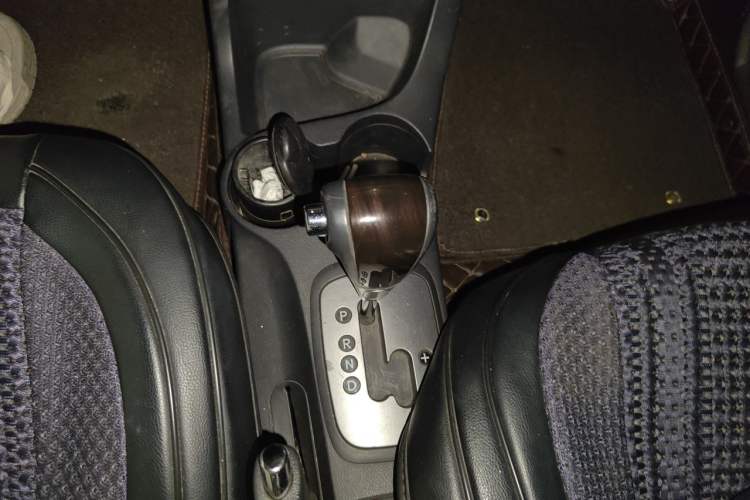 Used Kia Sportage 2012 2.0L Automatic Two-Wheel Drive GLS Gear Lever