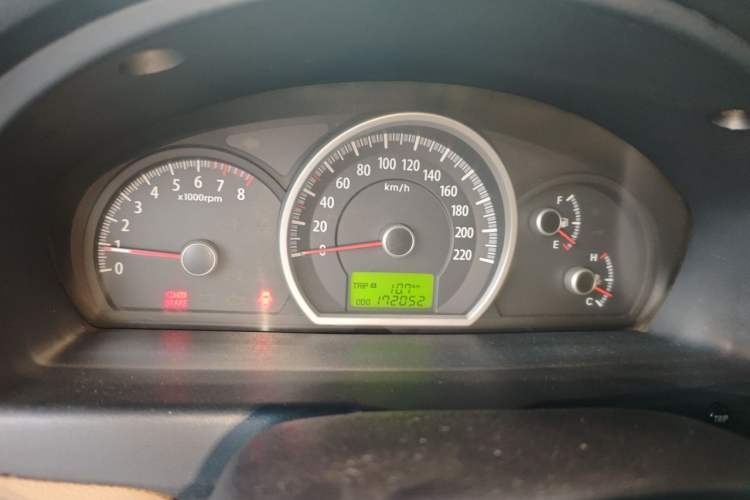 Used Kia Sportage 2012 2.0L Manual Two-Wheel Drive GL Trim Instrument Cluster