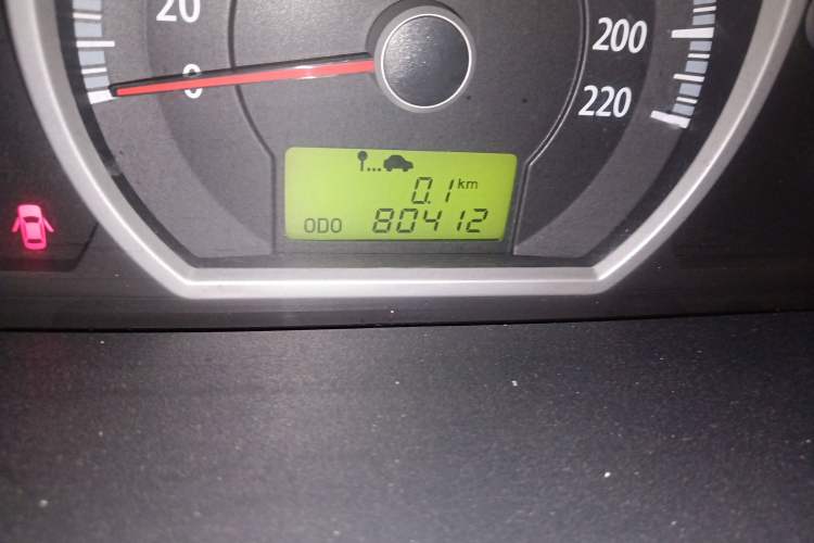 Used Kia Sportage 2012 2.0L Manual 4x4 GLS Trim Odometer Close Up