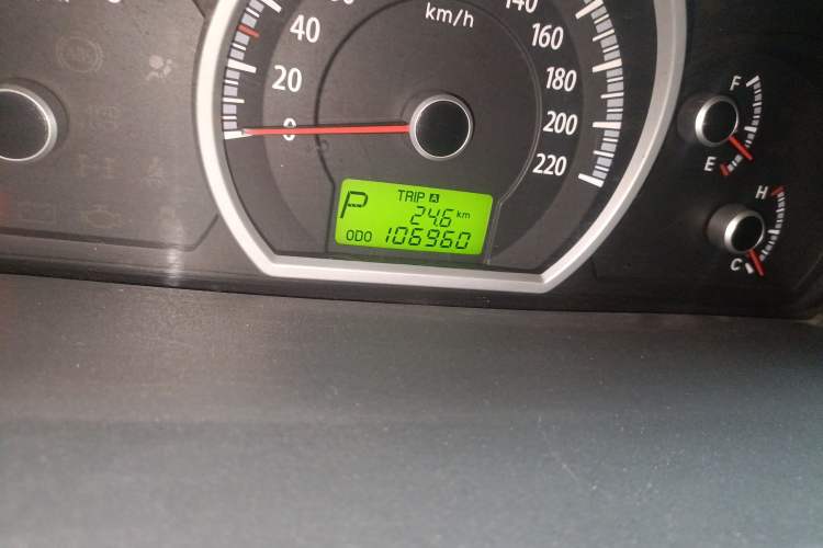 Used Kia Sportage 2012 2.0L Automatic Two-Wheel Drive GL Trim Odometer Close Up