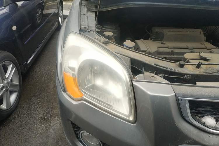 Used Kia Sportage 2012 2.0L Manual Two-Wheel Drive GL Trim Right Front Headlight