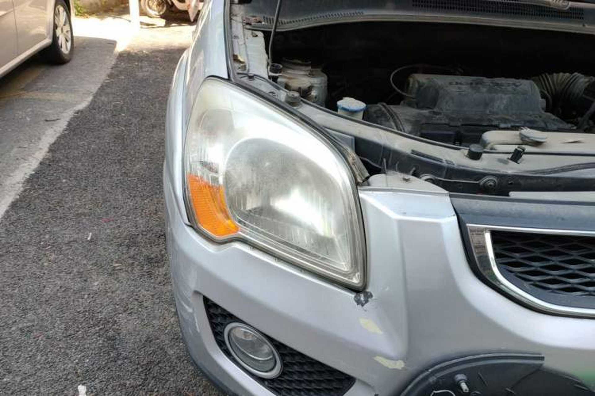 Used Kia Sportage 2012 2.0L Manual Two-Wheel Drive GL Trim Right Front Headlight