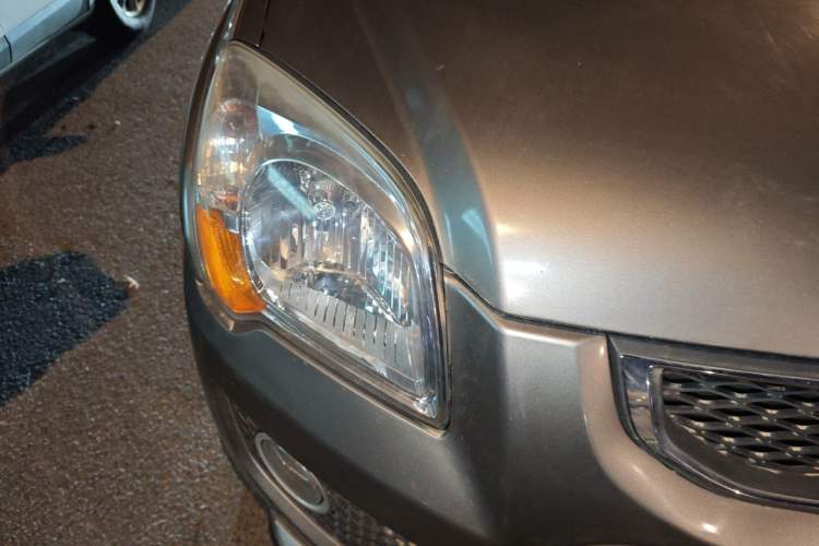 Used Kia Sportage 2012 2.0L Manual Two-Wheel Drive GL Trim Right Front Headlight