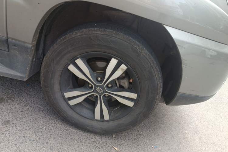 Used Kia Sportage 2012 2.0L Automatic Two-Wheel Drive GLS Right Front Wheel Hub
