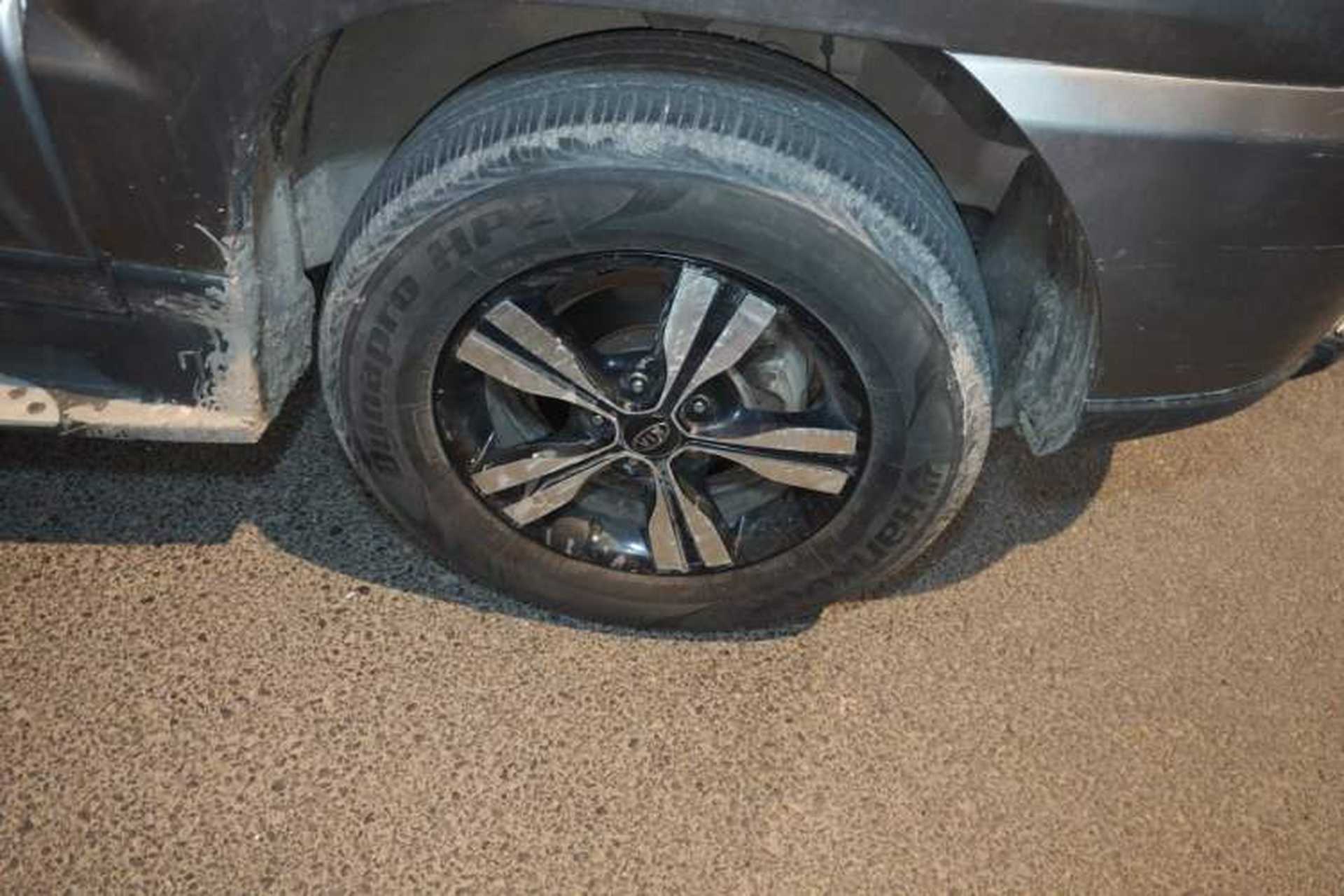 Used Kia Sportage 2012 2.0L Manual Two-Wheel Drive GL Trim Right Front Wheel Hub