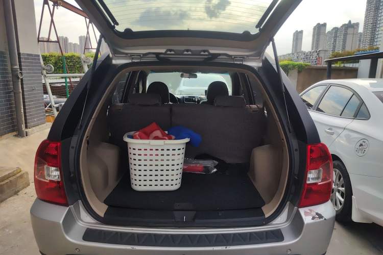 Used Kia Sportage 2012 2.0L Automatic Two-Wheel Drive GL Trim Trunk
