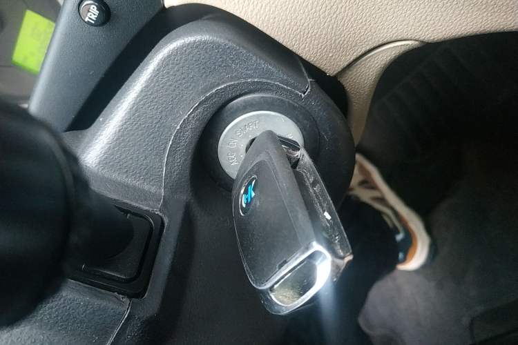 Used Kia Sportage 2012 2.0L Manual Two-Wheel Drive GL Trim Vehicle Key