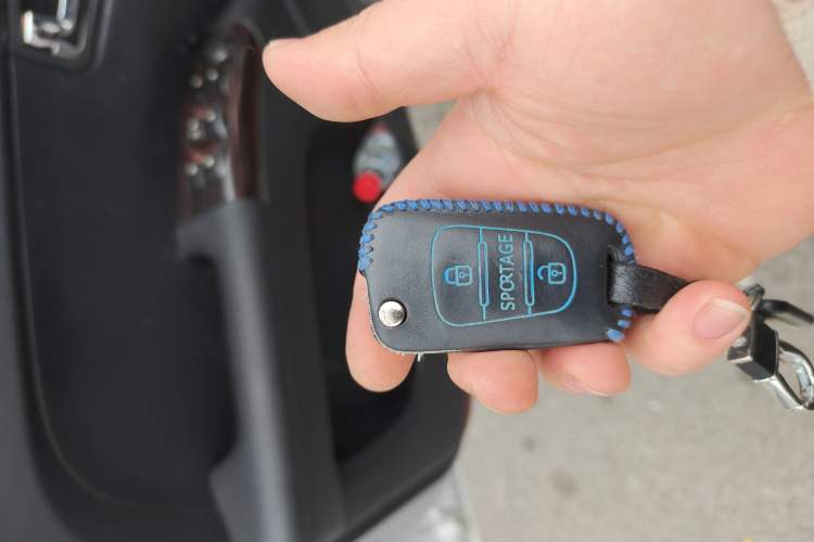 Used Kia Sportage 2012 2.0L Automatic Two-Wheel Drive GLS Vehicle Key