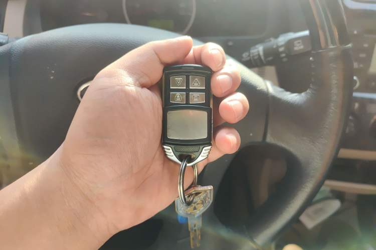 Used Kia Sportage 2012 2.0L Automatic Two-Wheel Drive GL Trim Vehicle Key