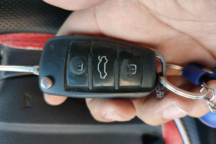 Used Kia Sportage 2012 2.0L Manual Two-Wheel Drive GL Trim Vehicle Key