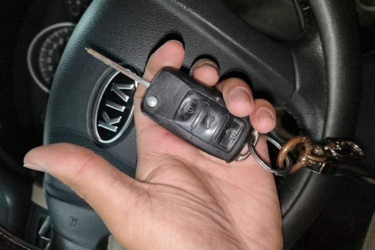 Used Kia Sportage 2012 2.0L Automatic Two-Wheel Drive GL Trim Vehicle Key