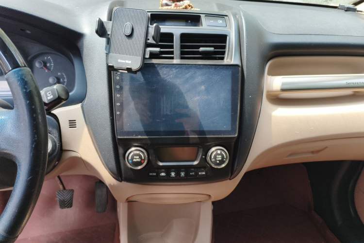 Used Kia Sportage 2012 2.0L Manual Two-Wheel Drive GLS Audio And AC Panel