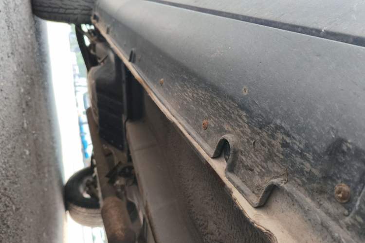 Used Kia Sportage 2012 2.0L Manual Two-Wheel Drive GLS Chassis Front Right