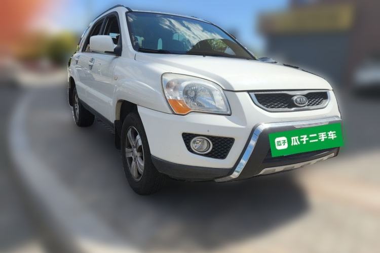 Used Kia Sportage 2012 2.0L Manual Two-Wheel Drive GL Trim Front Right 45 Deg