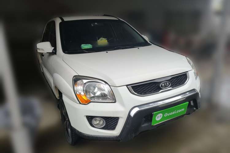 Used Kia Sportage 2012 2.0L Manual Two-Wheel Drive GLS Front Right 45 Deg