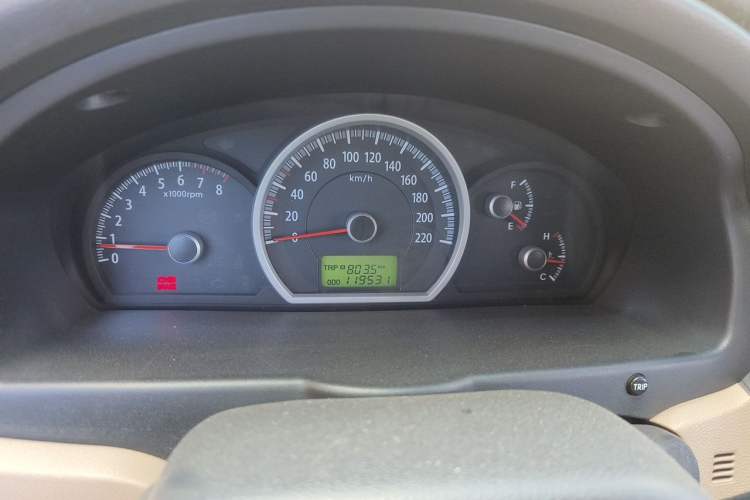 Used Kia Sportage 2012 2.0L Manual Two-Wheel Drive GL Trim Instrument Cluster