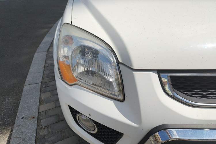 Used Kia Sportage 2012 2.0L Manual Two-Wheel Drive GL Trim Right Front Headlight