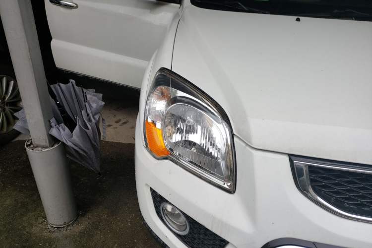Used Kia Sportage 2012 2.0L Manual Two-Wheel Drive GLS Right Front Headlight