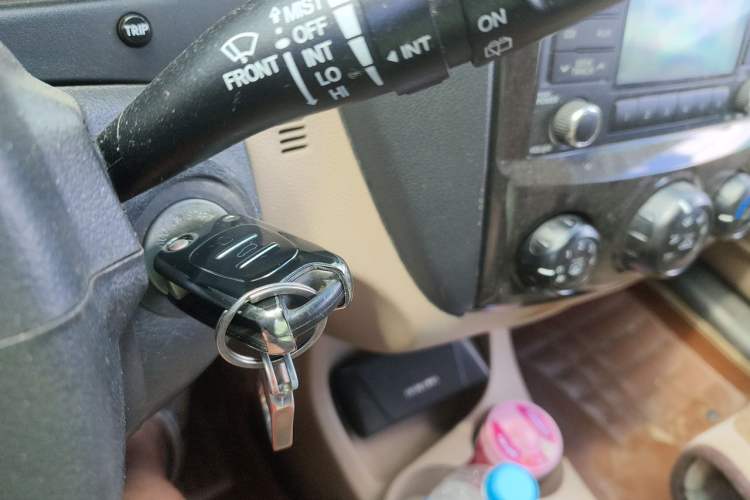 Used Kia Sportage 2012 2.0L Manual Two-Wheel Drive GL Trim Vehicle Key