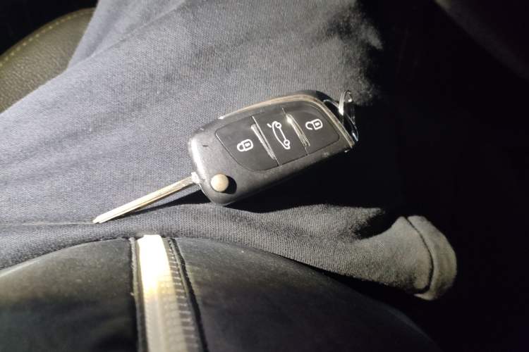 Used Kia Sportage 2012 2.0L Manual Two-Wheel Drive GLS Vehicle Key