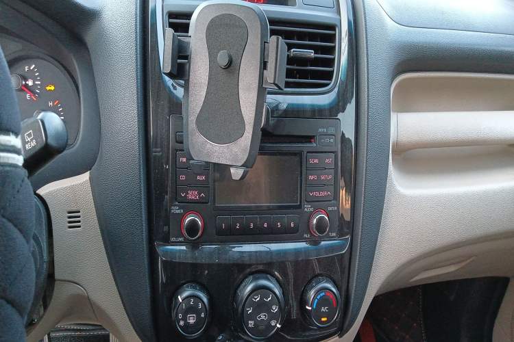 Used Kia Sportage 2013 2.0L Automatic Two-Wheel Drive GL Trim Audio And AC Panel