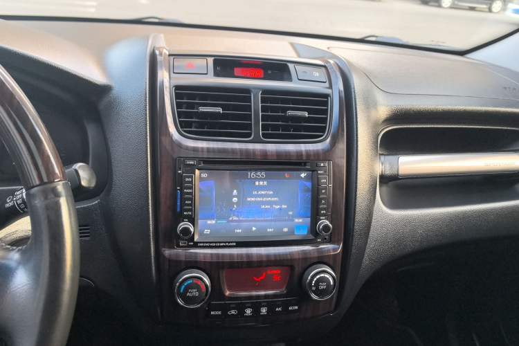 Used Kia Sportage 2013 2.0L Automatic Two-Wheel Drive GLS Trim Audio And AC Panel