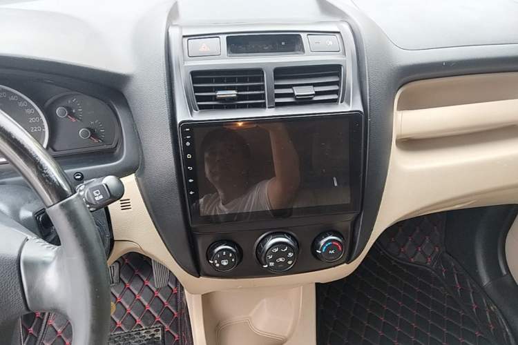 Used Kia Sportage 2013 2.0L Automatic Two-Wheel Drive GL Trim Audio And AC Panel