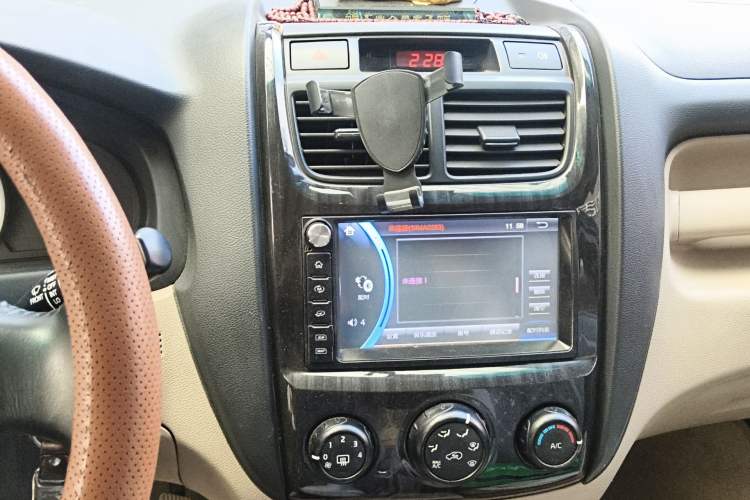Used Kia Sportage 2013 2.0L Manual Two-Wheel Drive GL Trim Audio And AC Panel