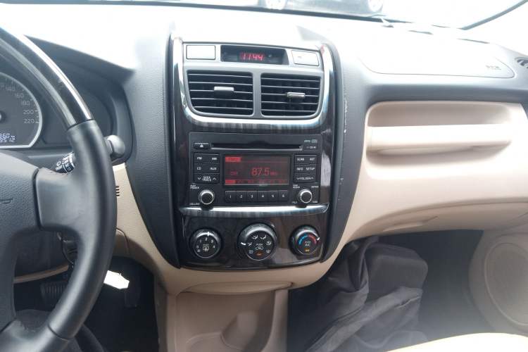 Used Kia Sportage 2013 2.0L Automatic Two-Wheel Drive GL Trim Audio And AC Panel