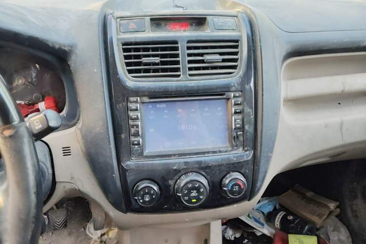 Used Kia Sportage 2013 2.0L Manual Two-Wheel Drive GL Trim Audio And AC Panel