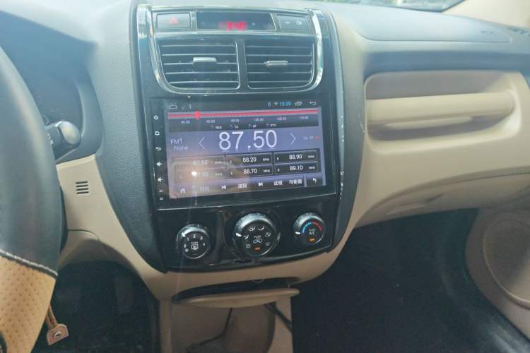 Used Kia Sportage 2013 2.0L Manual Two-Wheel Drive GL Trim Audio And AC Panel