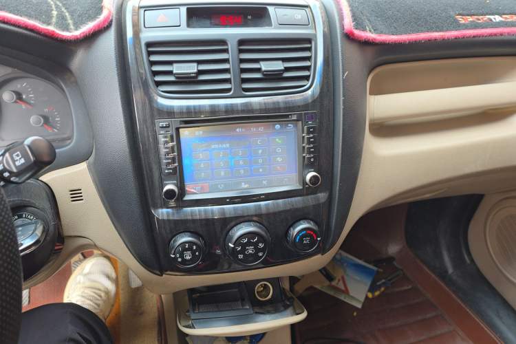 Used Kia Sportage 2013 2.0L Manual Two-Wheel Drive GL Trim Audio And AC Panel