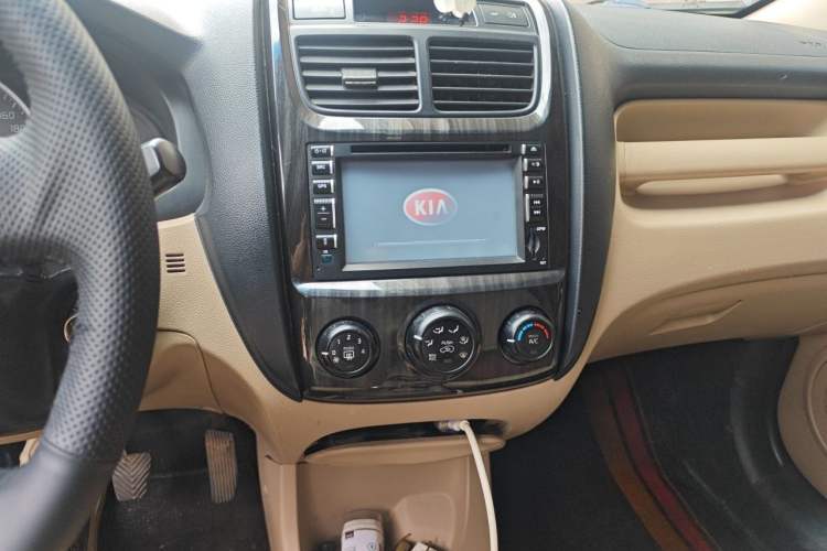 Used Kia Sportage 2013 2.0L Manual Two-Wheel Drive GL Trim Audio And AC Panel