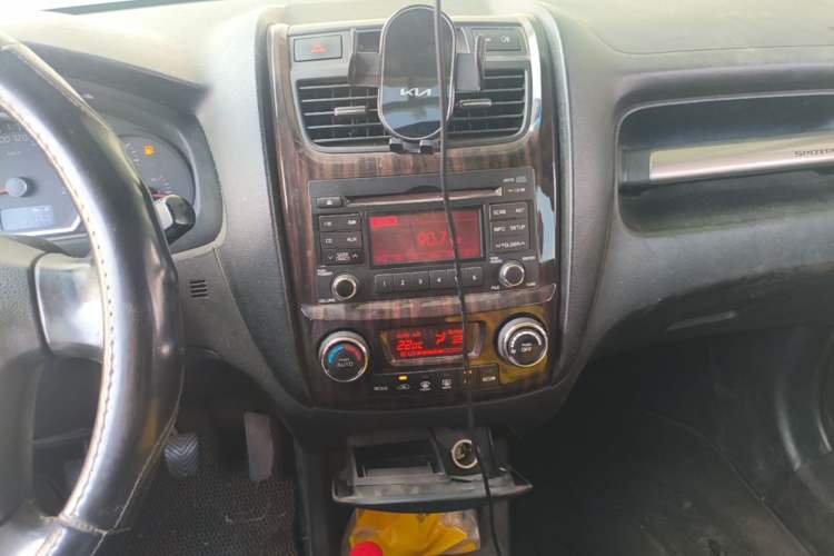 Used Kia Sportage 2013 2.0L Manual Two-Wheel Drive GLS Audio And AC Panel