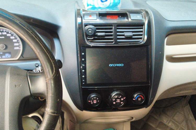 Used Kia Sportage 2013 2.0L Manual Two-Wheel Drive GL Trim Audio And AC Panel