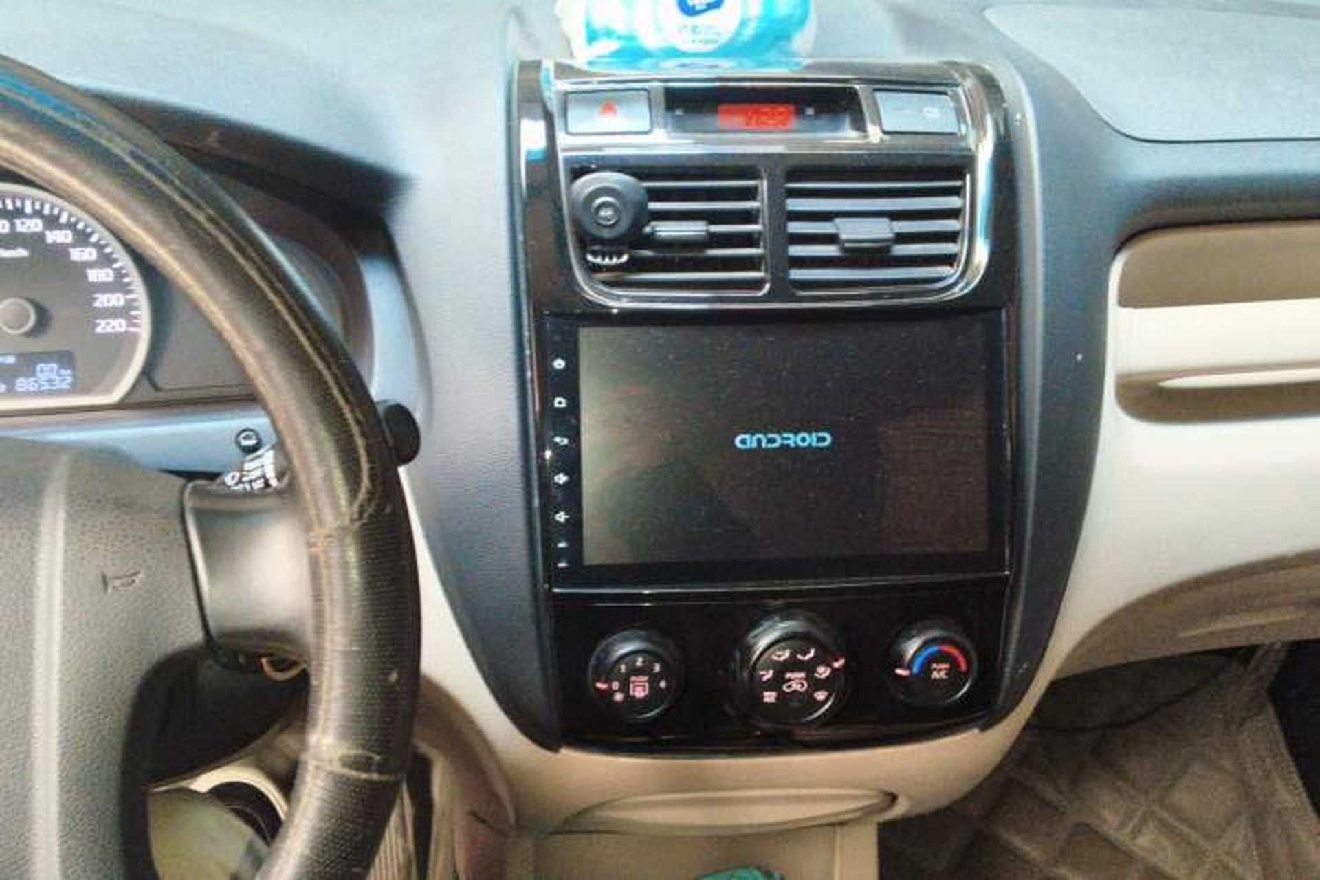 Used Kia Sportage 2013 2.0L Manual Two-Wheel Drive GL Trim Audio And AC Panel