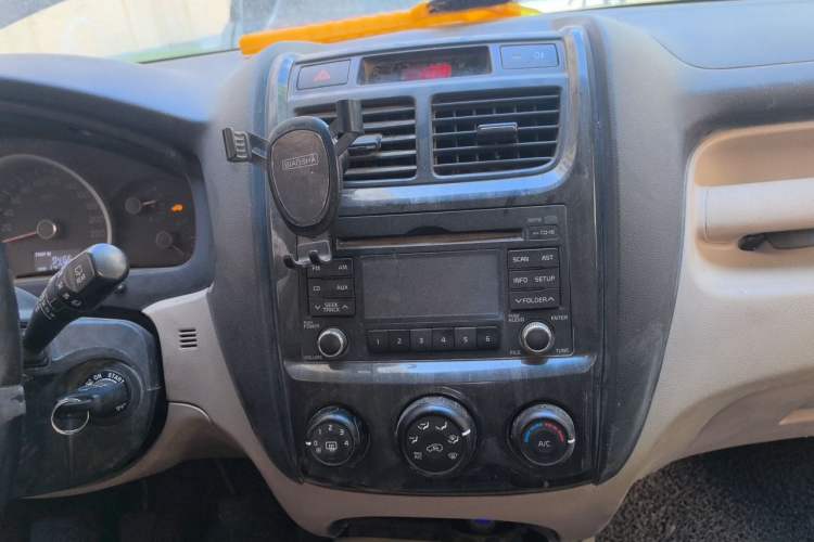 Used Kia Sportage 2013 2.0L Manual Two-Wheel Drive GL Trim Audio And AC Panel