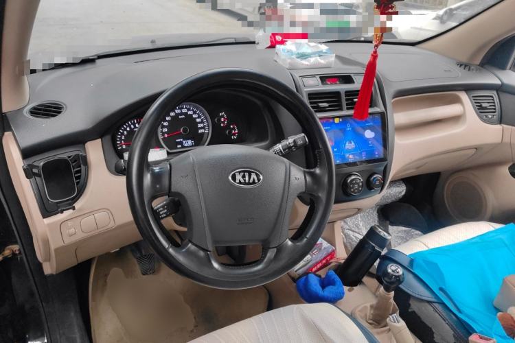 Used Kia Sportage 2013 2.0L Manual Two-Wheel Drive GL Trim Center Console